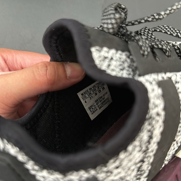 Worn adidas NMD shoe kids/womens - Picture 6 of 9